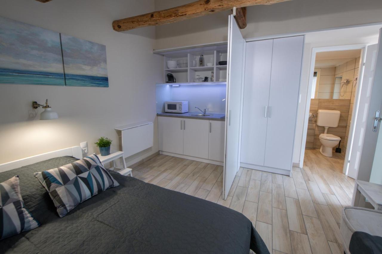Caesar Apartments & Rooms Сиофок Екстериор снимка