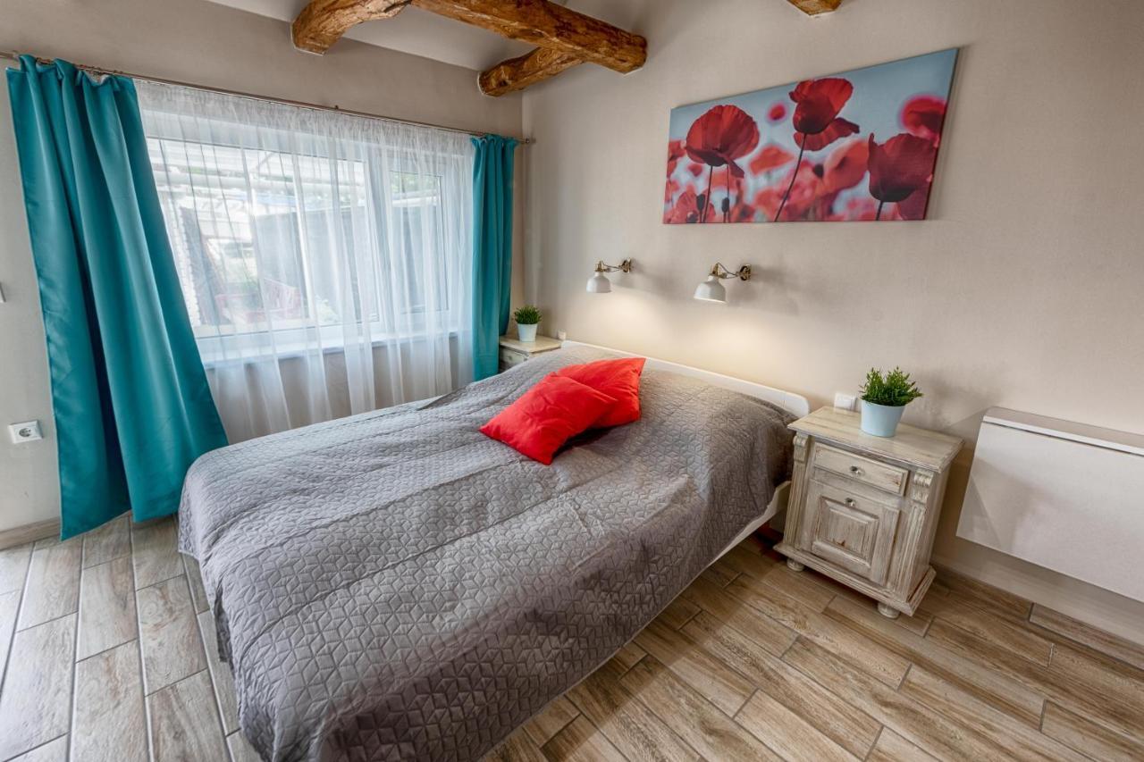 Caesar Apartments & Rooms Сиофок Екстериор снимка