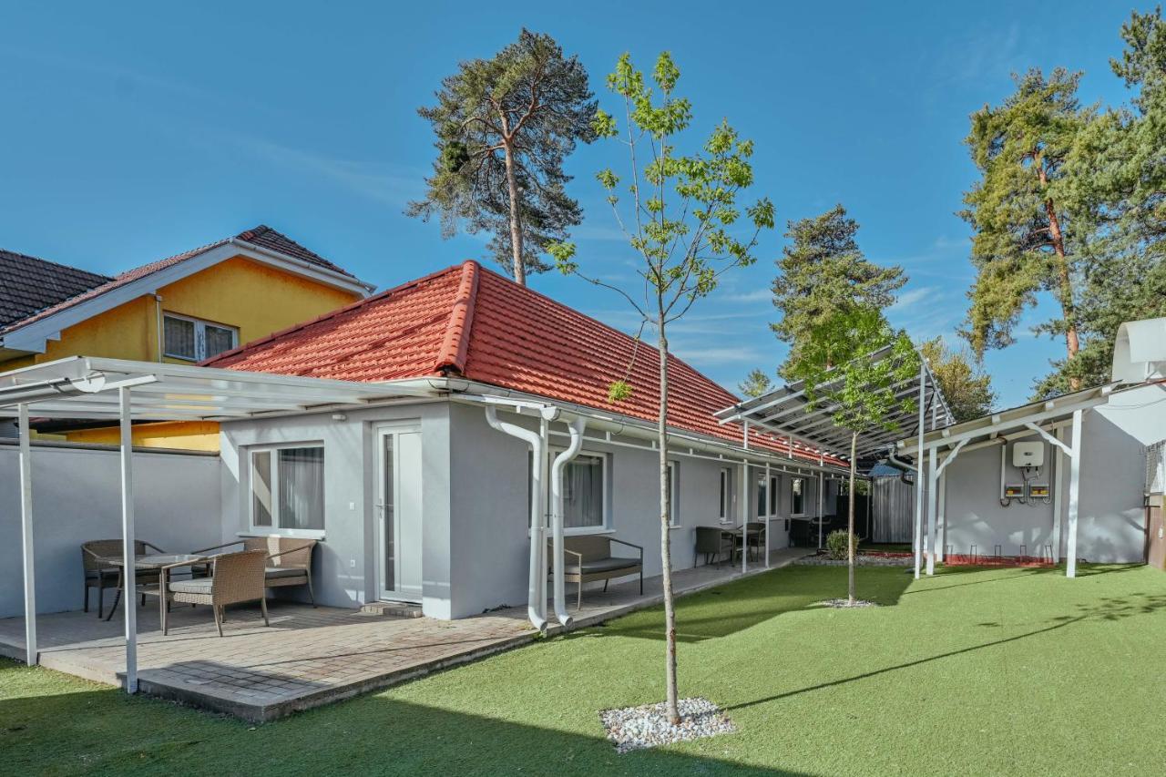 Caesar Apartments & Rooms Сиофок Екстериор снимка