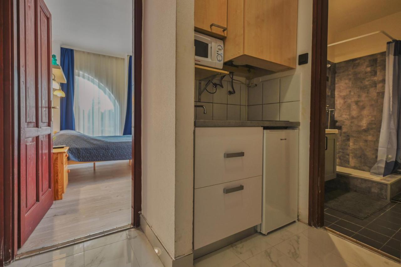 Caesar Apartments & Rooms Сиофок Екстериор снимка