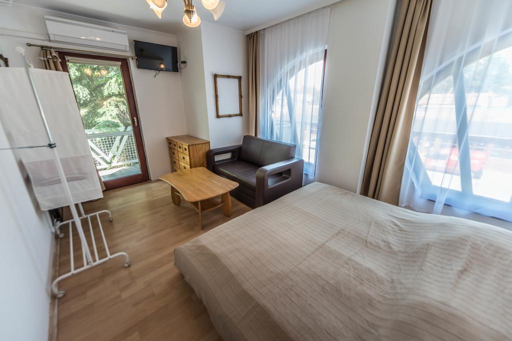 Caesar Apartments & Rooms Сиофок Екстериор снимка
