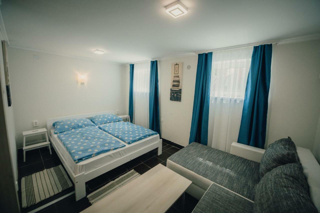 Caesar Apartments & Rooms Сиофок Екстериор снимка
